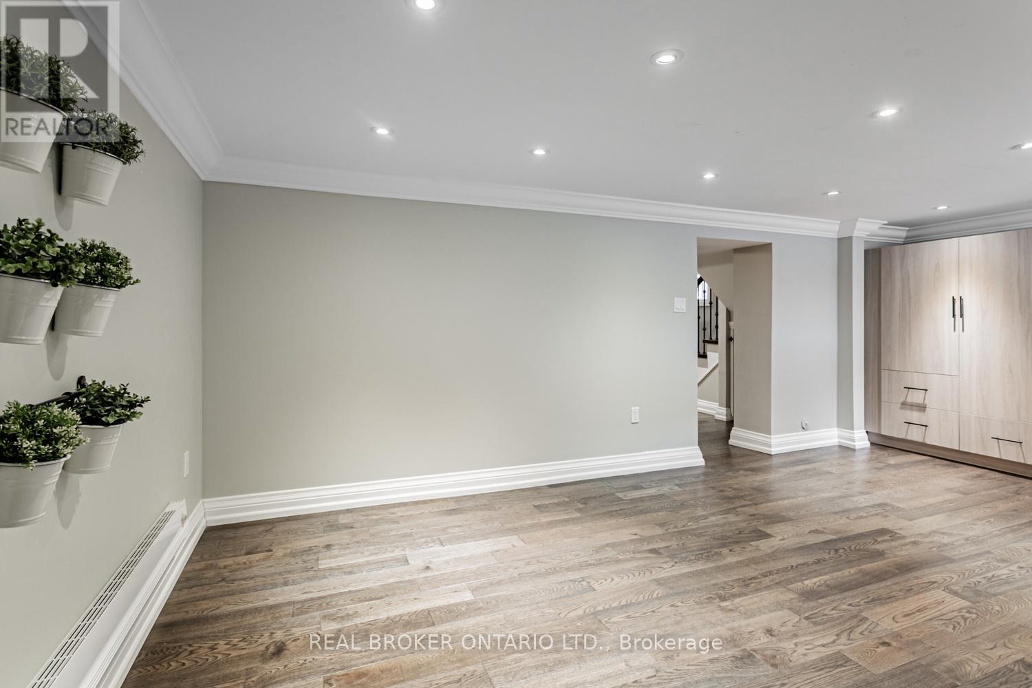 B - 47 Highgate Road, Toronto, Ontario  M8X 2B4 - Photo 8 - W12751474