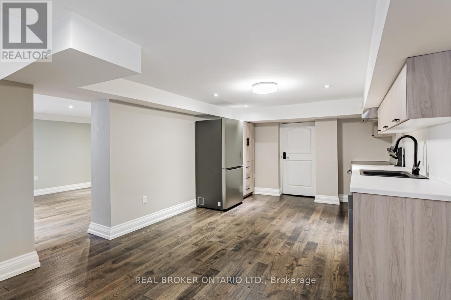 B - 47 Highgate Road, Toronto, Ontario  M8X 2B4 - Photo 9 - W12751474