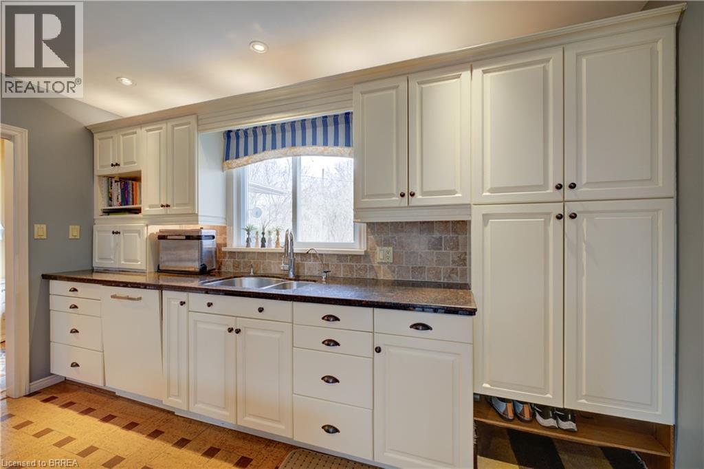 9 Summerhayes Crescent, Brantford, Ontario  N3R 5H9 - Photo 6 - 40810330