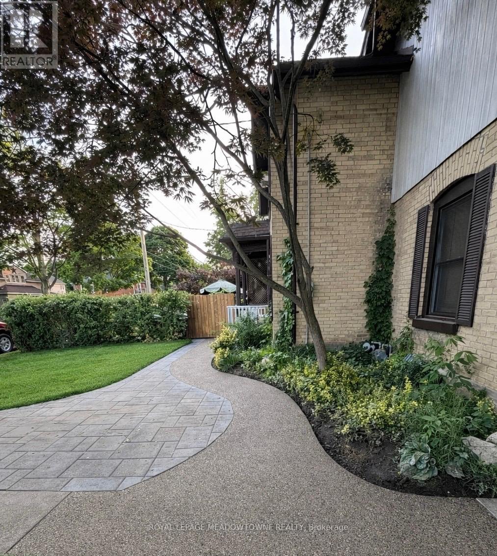 84 Mcnaughton Street, Cambridge, Ontario  N1R 1Z4 - Photo 4 - X12913404