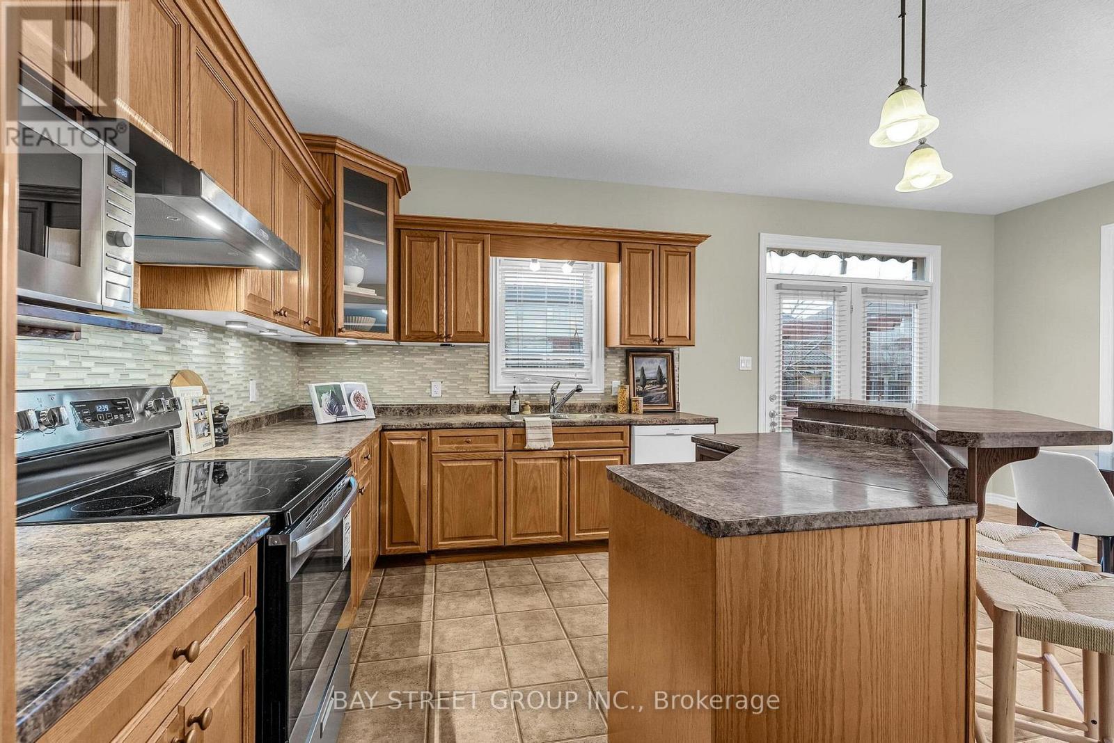 448 Cottontail Crescent, London North, Ontario  N5X 4N4 - Photo 9 - X12913408