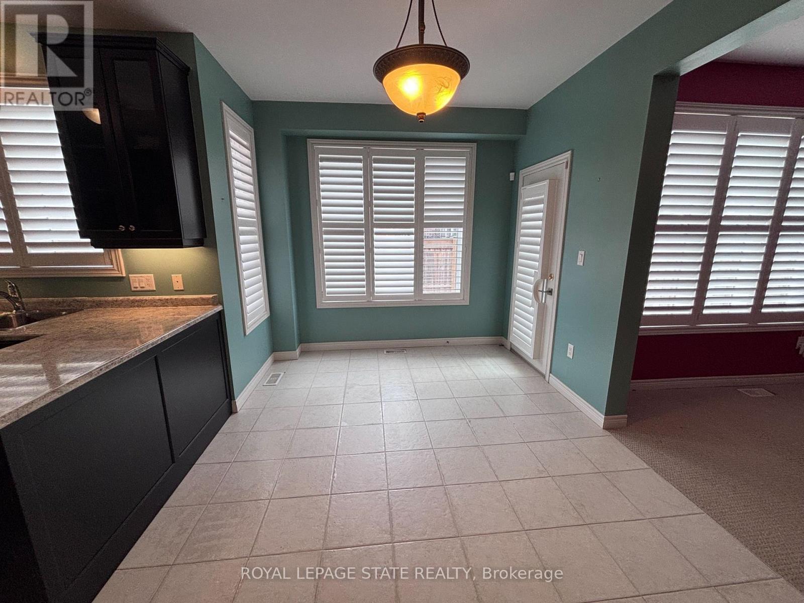 419 Macintosh Drive, Hamilton, Ontario  L8E 0H9 - Photo 11 - X12913436