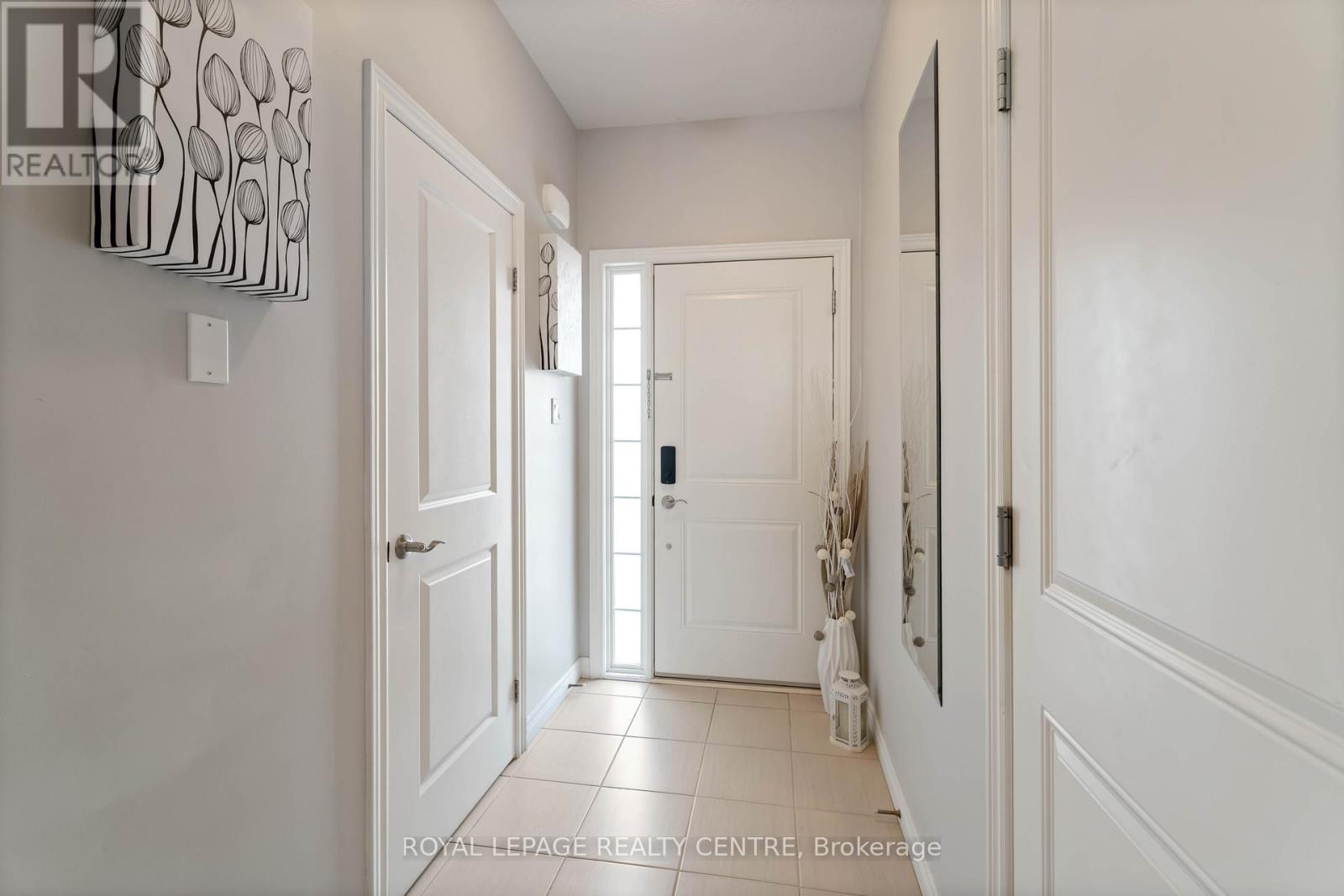 277 Pumpkin Pass, Hamilton, Ontario  L0R 1C0 - Photo 3 - X12913558