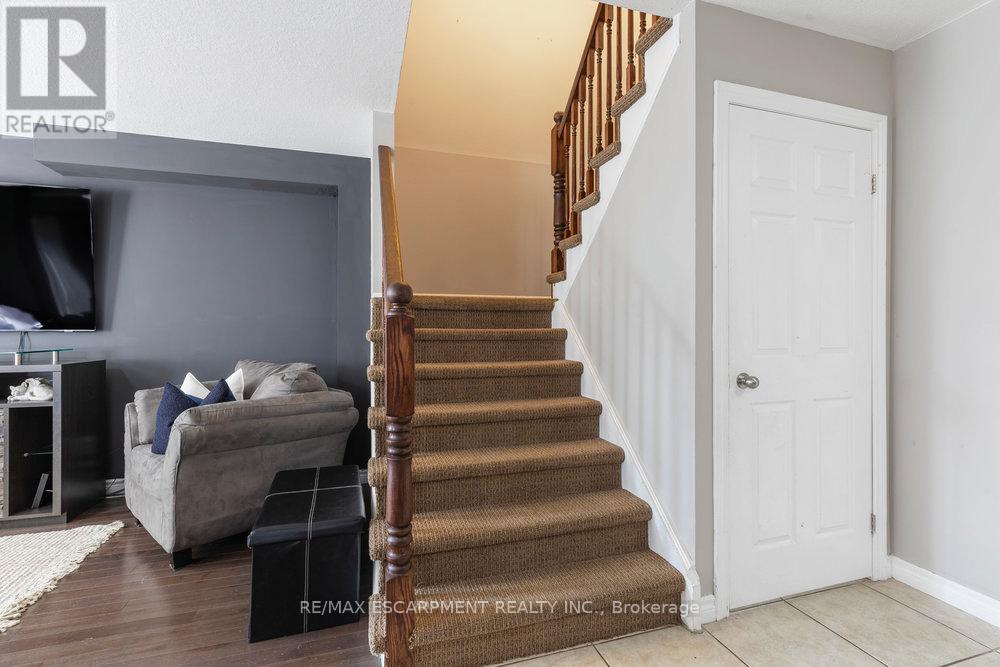 16 Avatar Place, Hamilton, Ontario  L0R 1W0 - Photo 14 - X12913568