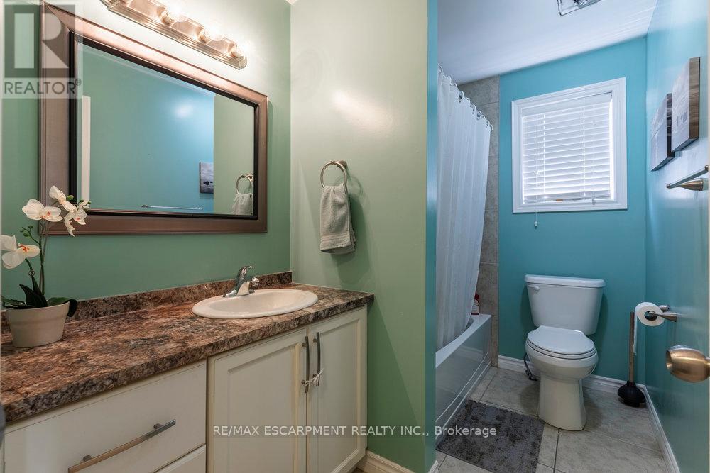 16 Avatar Place, Hamilton, Ontario  L0R 1W0 - Photo 24 - X12913568