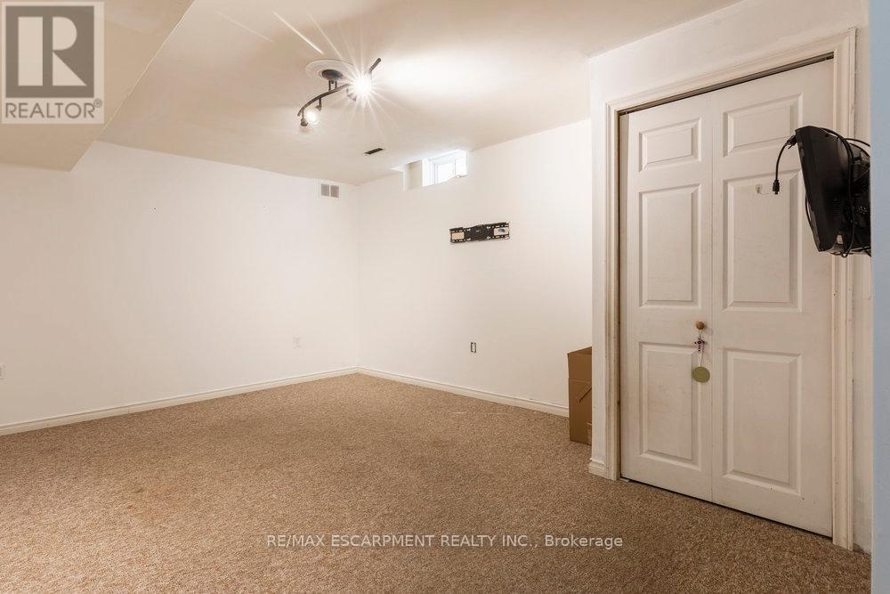 16 Avatar Place, Hamilton, Ontario  L0R 1W0 - Photo 30 - X12913568