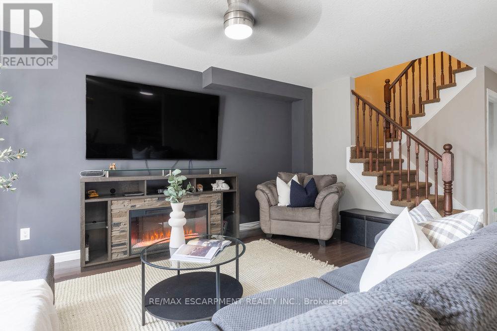 16 Avatar Place, Hamilton, Ontario  L0R 1W0 - Photo 4 - X12913568