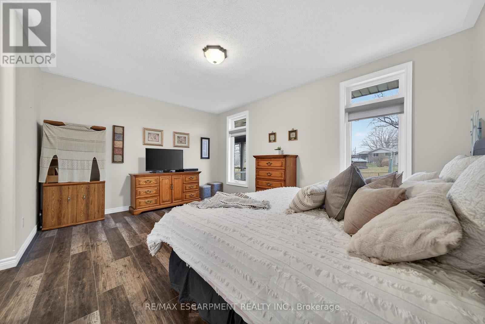 31 Sycamore Drive, Norfolk, Ontario N0A 1N6 - Photo 22 - X12913604