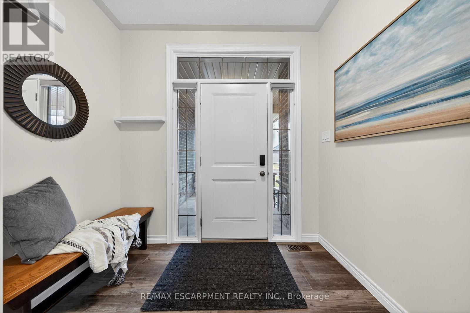 31 Sycamore Drive, Norfolk, Ontario N0A 1N6 - Photo 4 - X12913604