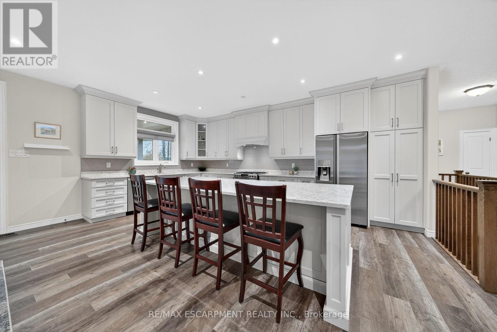 31 Sycamore Drive, Norfolk, Ontario N0A 1N6 - Photo 9 - X12913604