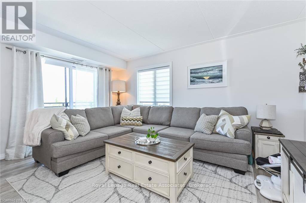 302 - 108 Summit Ridge Drive, Guelph, Ontario  N1E 0P8 - Photo 3 - X12913606