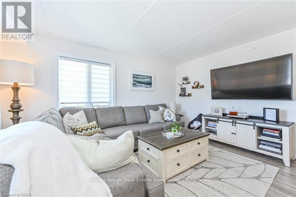 302 - 108 Summit Ridge Drive, Guelph, Ontario  N1E 0P8 - Photo 4 - X12913606