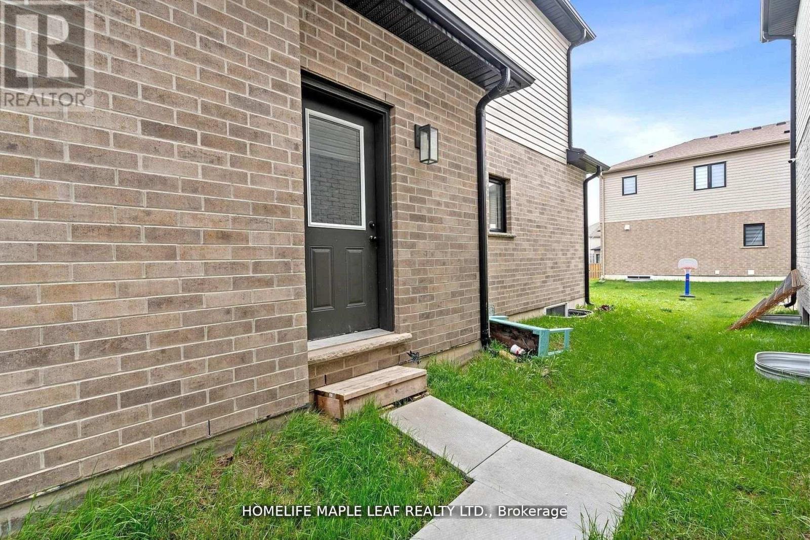 93 Middleton Avenue, London South, Ontario  N6L 0G4 - Photo 33 - X12913622