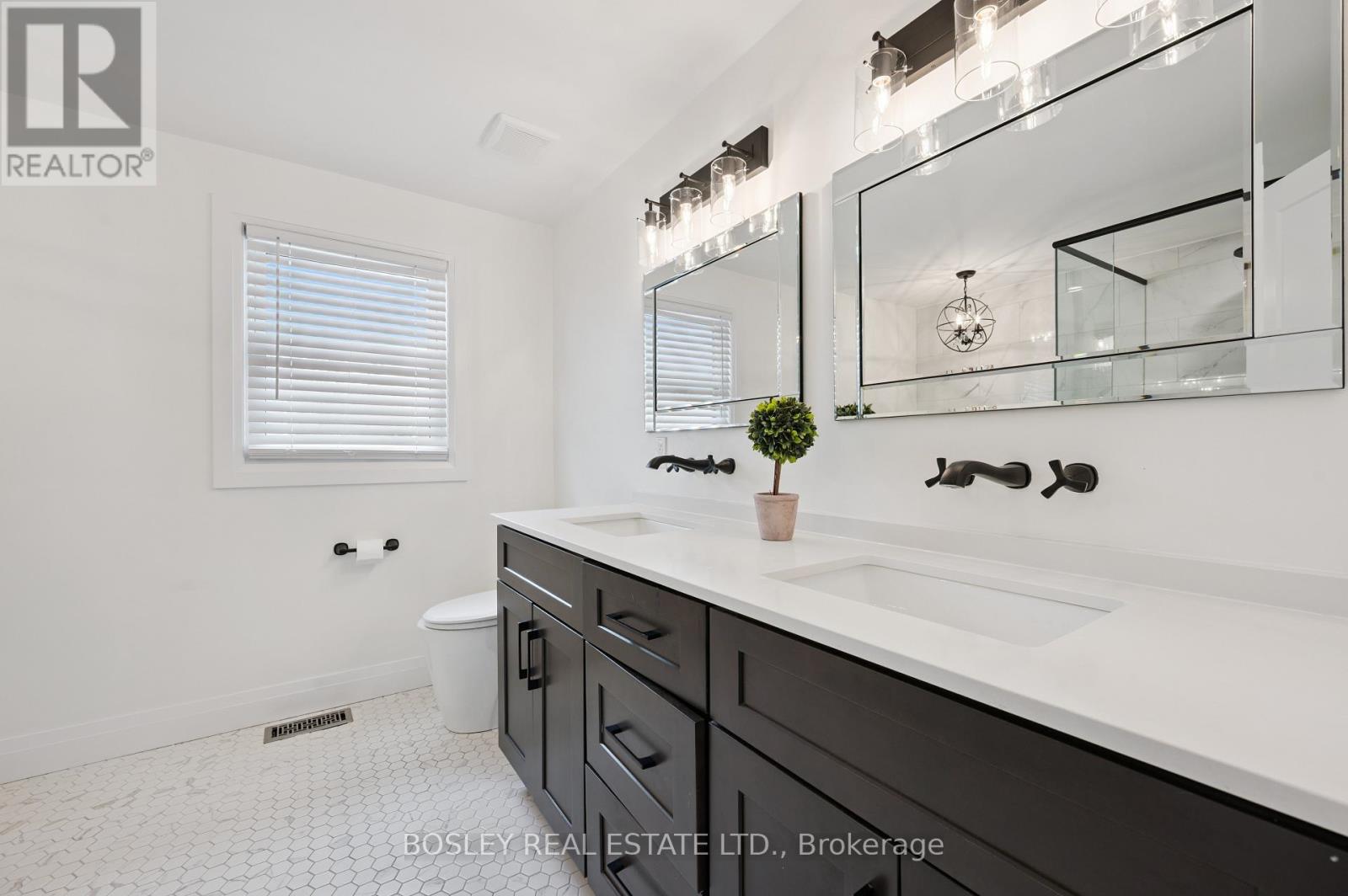 601 Sandringham Drive, Waterloo, Ontario  N2K 3L5 - Photo 20 - X12913666