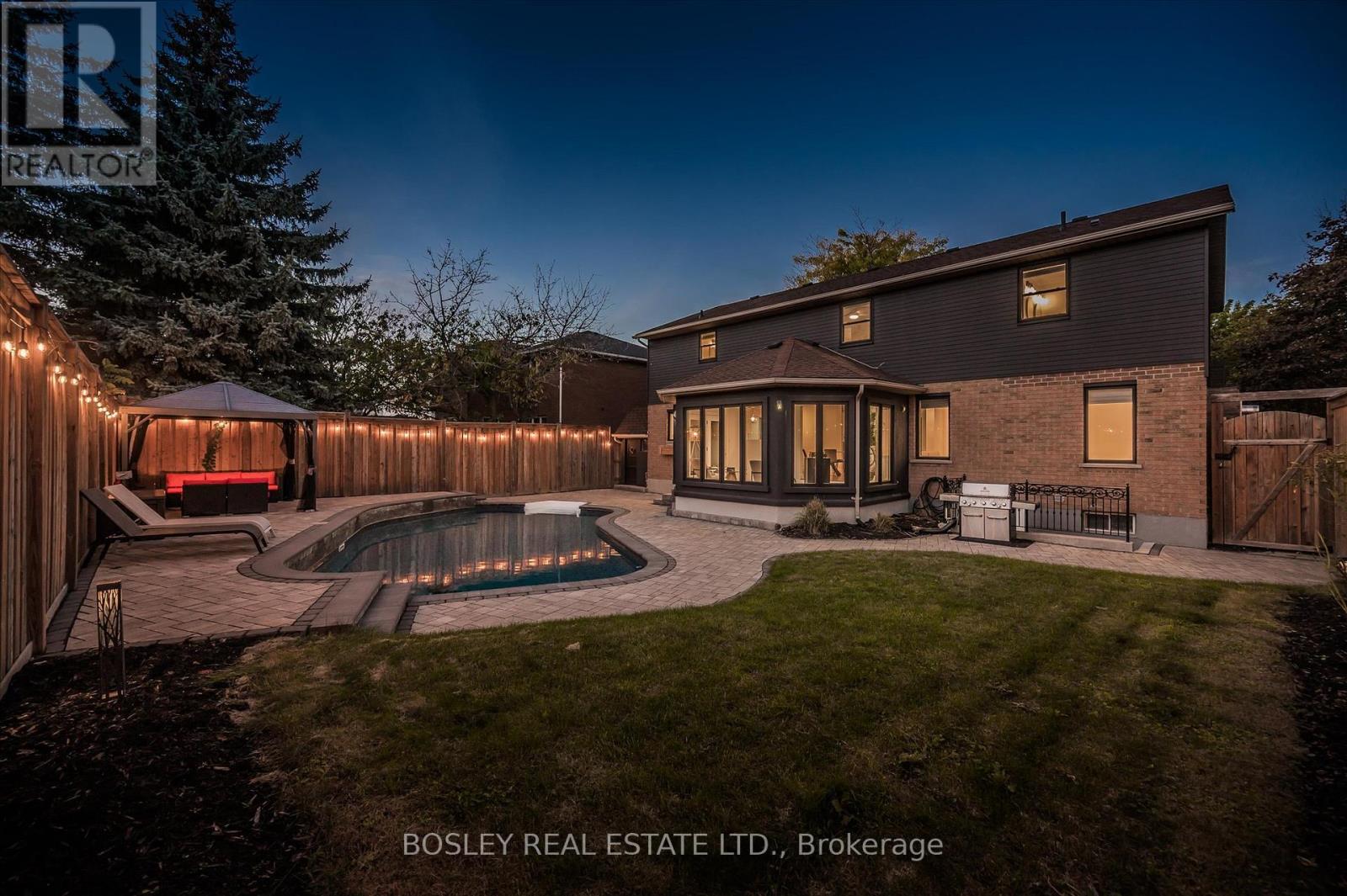 601 Sandringham Drive, Waterloo, Ontario  N2K 3L5 - Photo 33 - X12913666