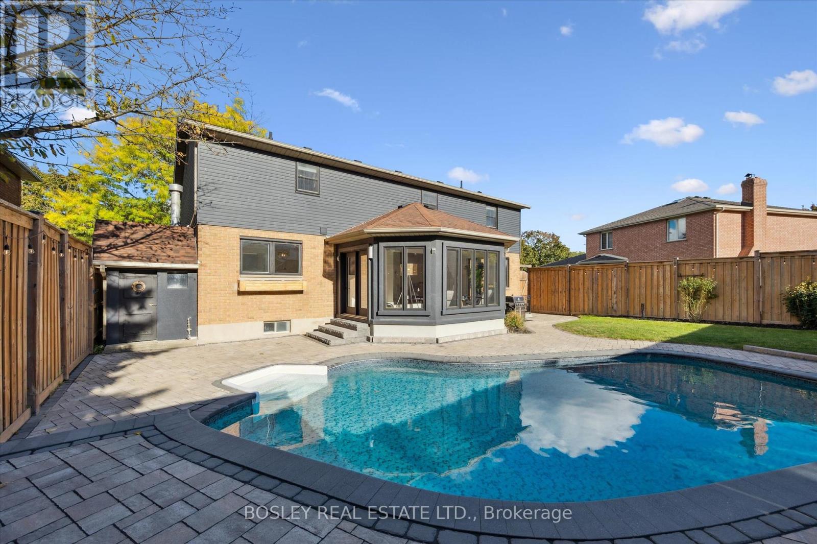 601 Sandringham Drive, Waterloo, Ontario  N2K 3L5 - Photo 37 - X12913666