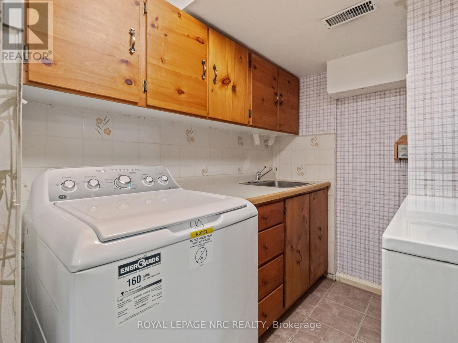 1256 Line 2 Road, Niagara-On-The-Lake, Ontario  L0S 1J0 - Photo 23 - X12913678