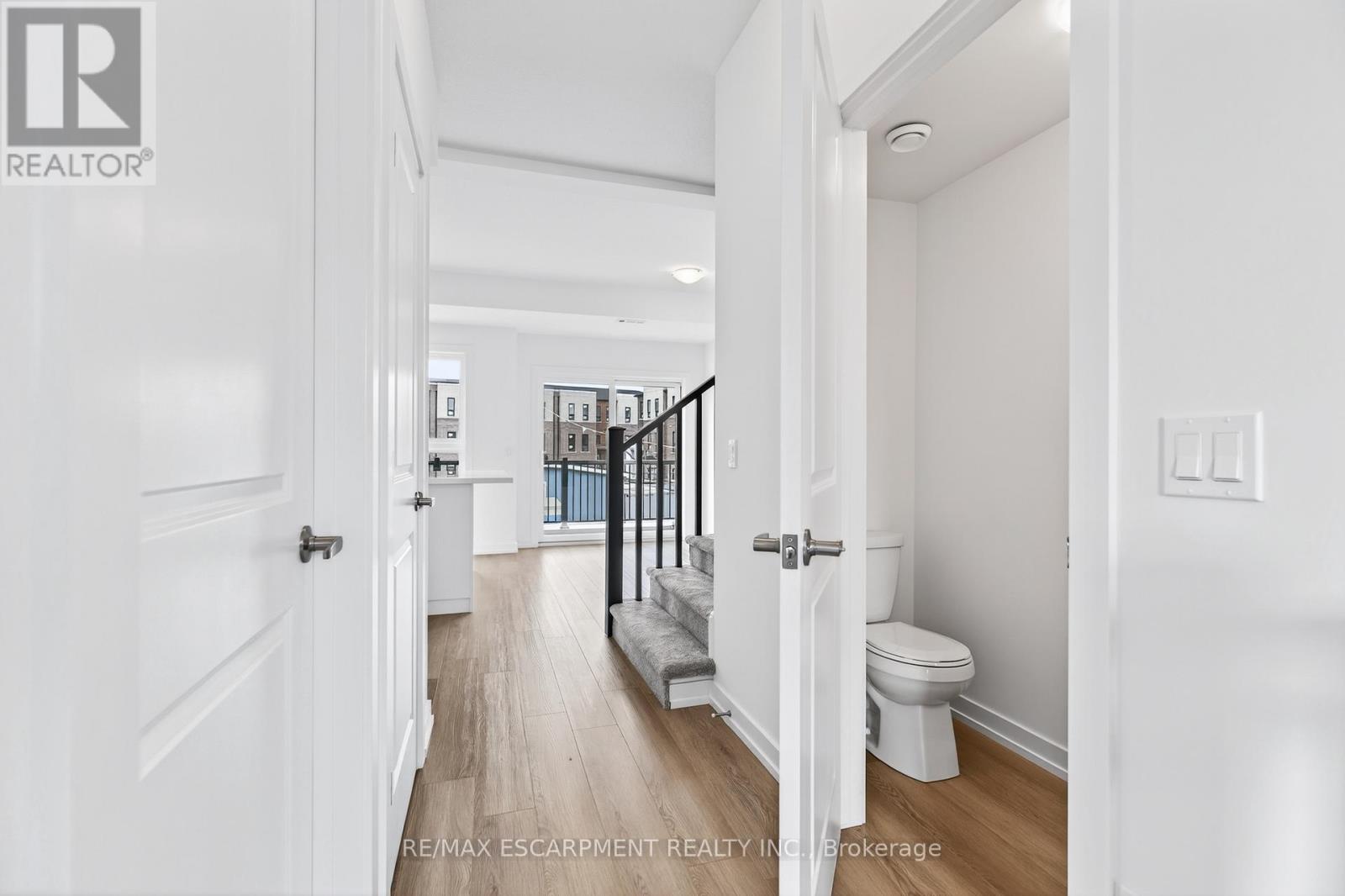 55 Great Falls Boulevard, Hamilton, Ontario  L8B 2A9 - Photo 11 - X12913726