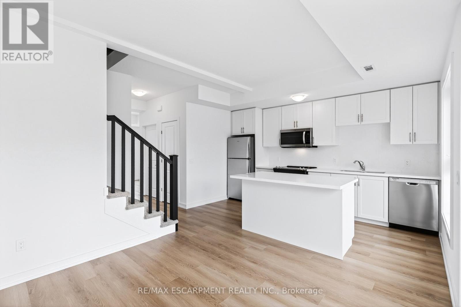 55 Great Falls Boulevard, Hamilton, Ontario  L8B 2A9 - Photo 13 - X12913726