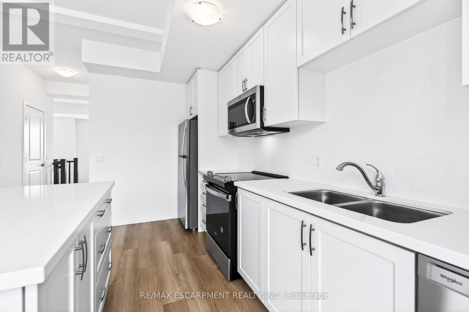 55 Great Falls Boulevard, Hamilton, Ontario  L8B 2A9 - Photo 17 - X12913726