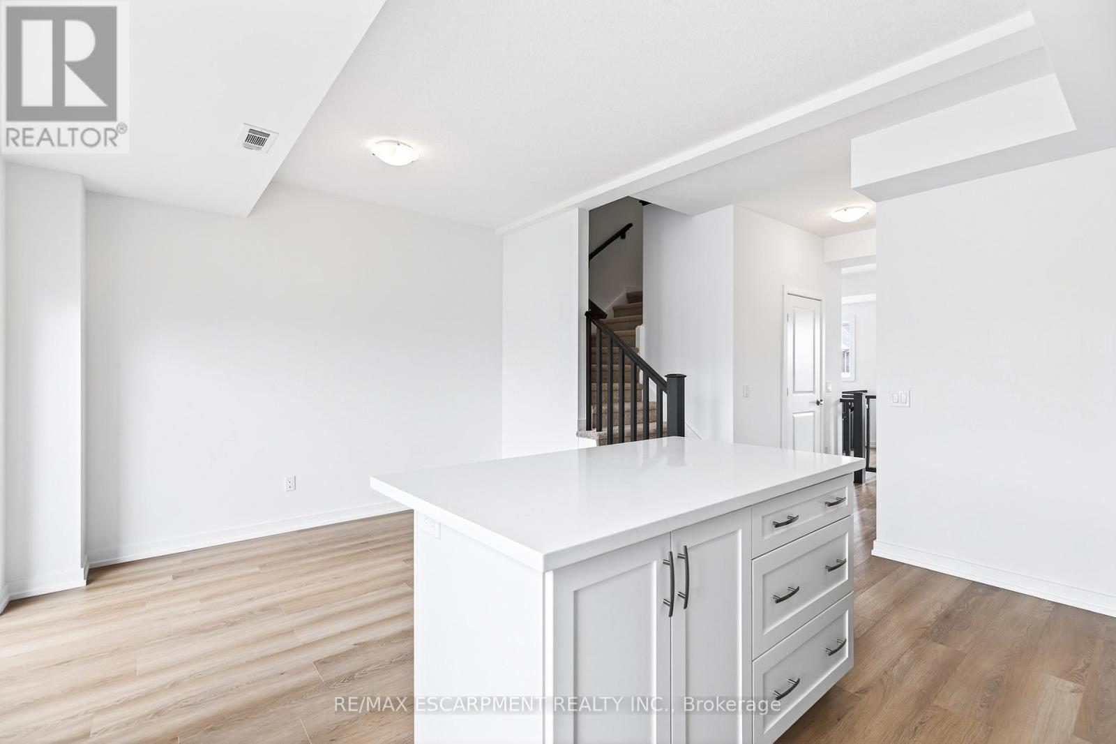 55 Great Falls Boulevard, Hamilton, Ontario  L8B 2A9 - Photo 19 - X12913726