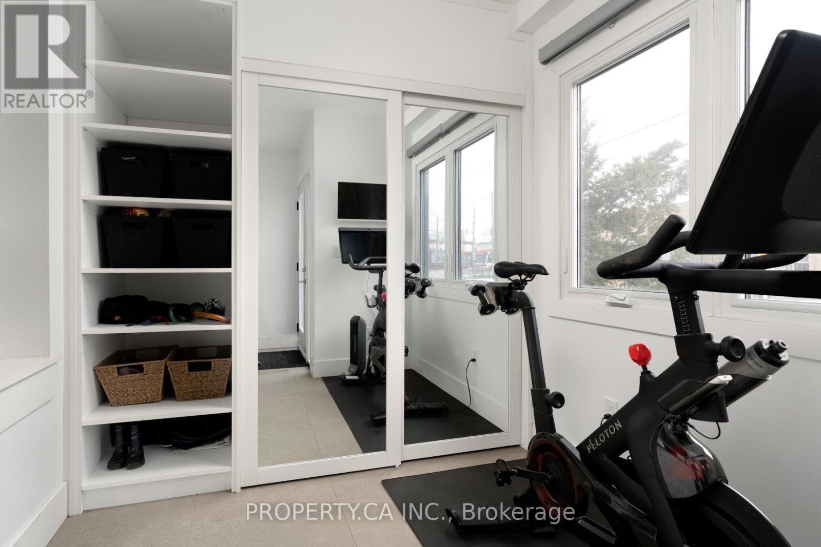 283 Lansdowne Avenue, Toronto, Ontario  M6K 2W2 - Photo 4 - C12896188