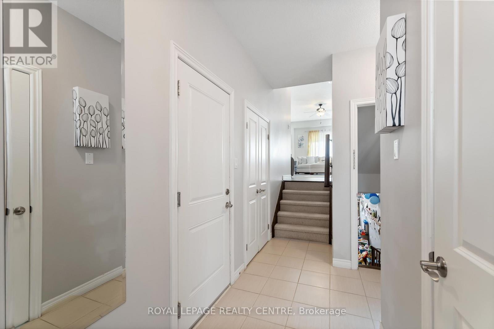 277 Pumpkin Pass, Hamilton, Ontario  L0R 1C0 - Photo 4 - X12913558