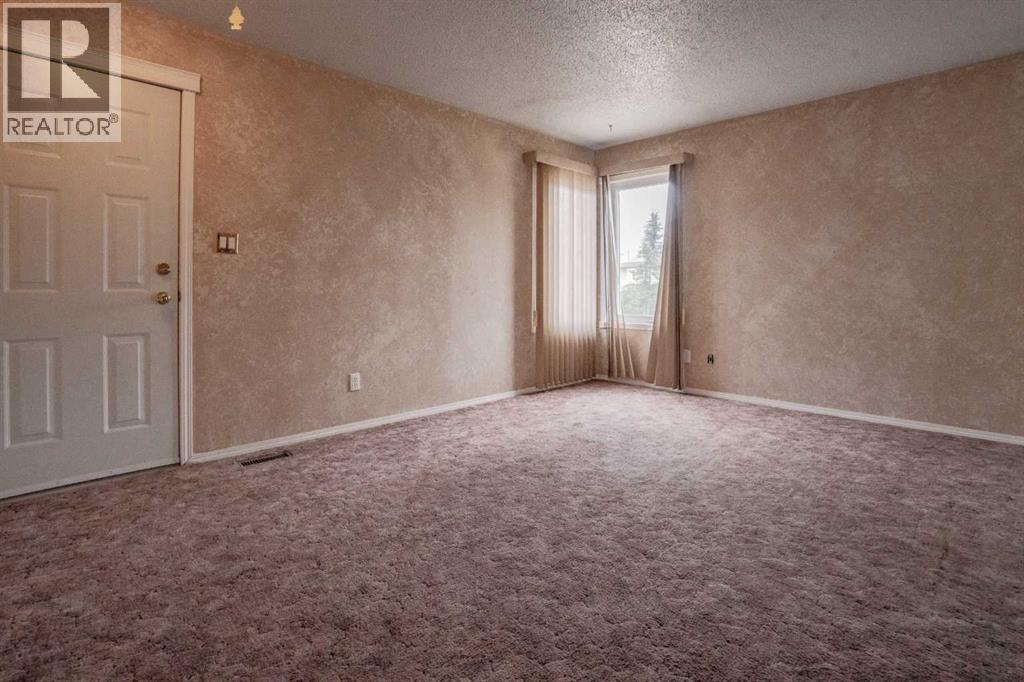 8325 101 Ave, Peace River, Alberta  T8S 1N2 - Photo 9 - A2274660