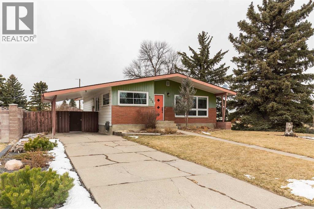 222 27 Street S, Lethbridge, Alberta  T1J 3R6 - Photo 2 - A2294375