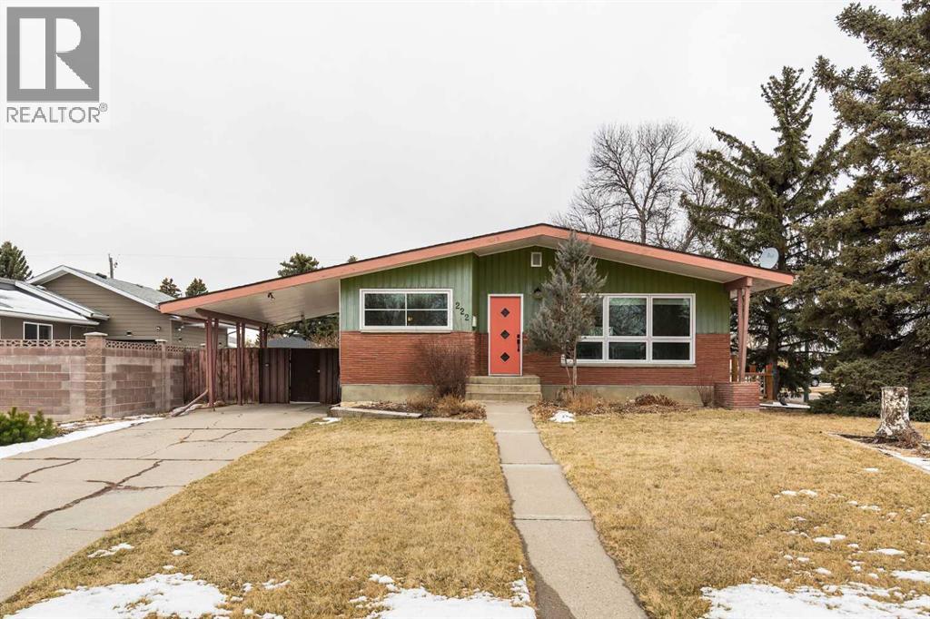 222 27 Street S, Lethbridge, Alberta  T1J 3R6 - Photo 1 - A2294375