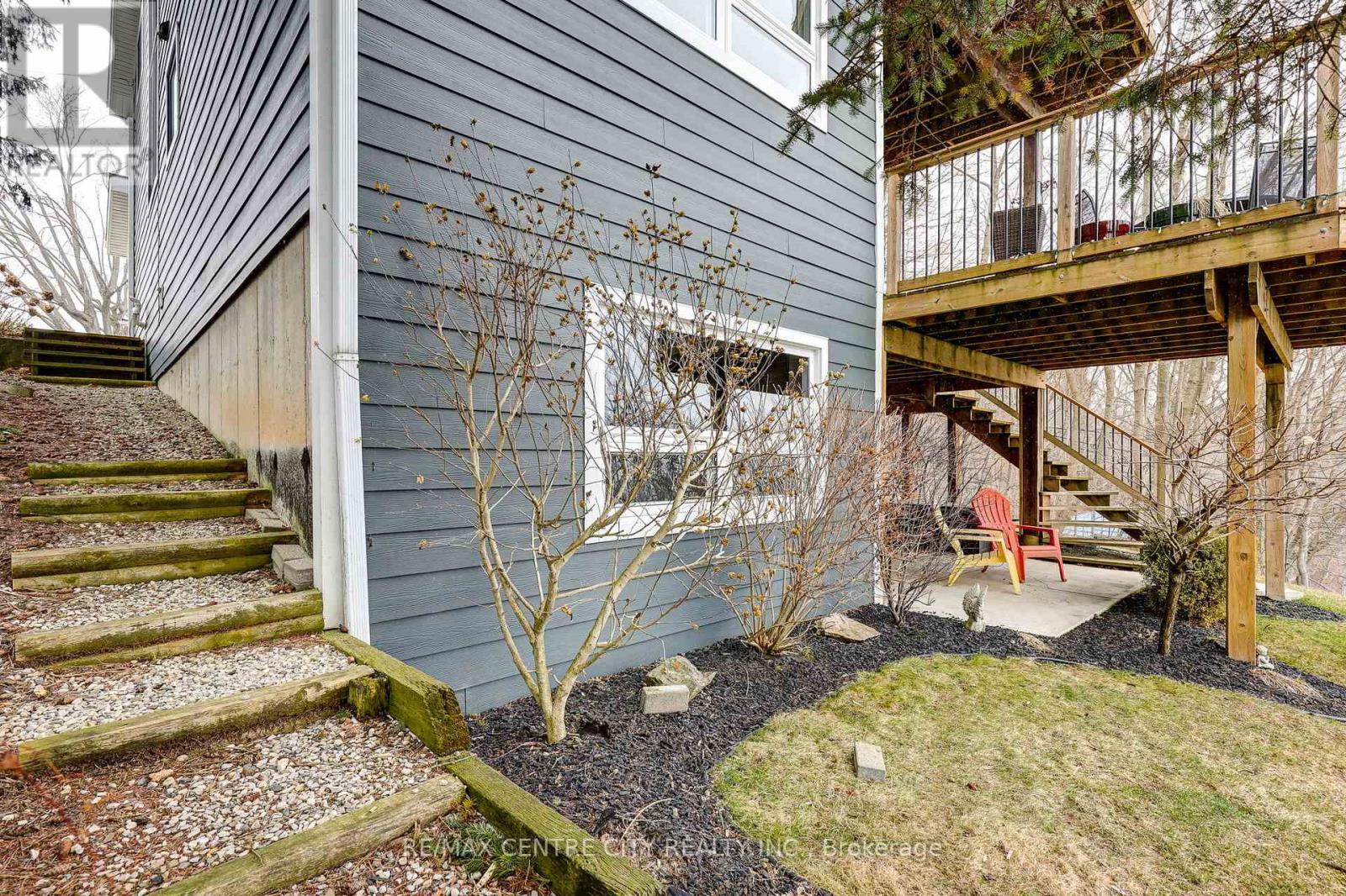 205 Cornell Drive, Central Elgin, Ontario  N5L 1A5 - Photo 37 - X12913990