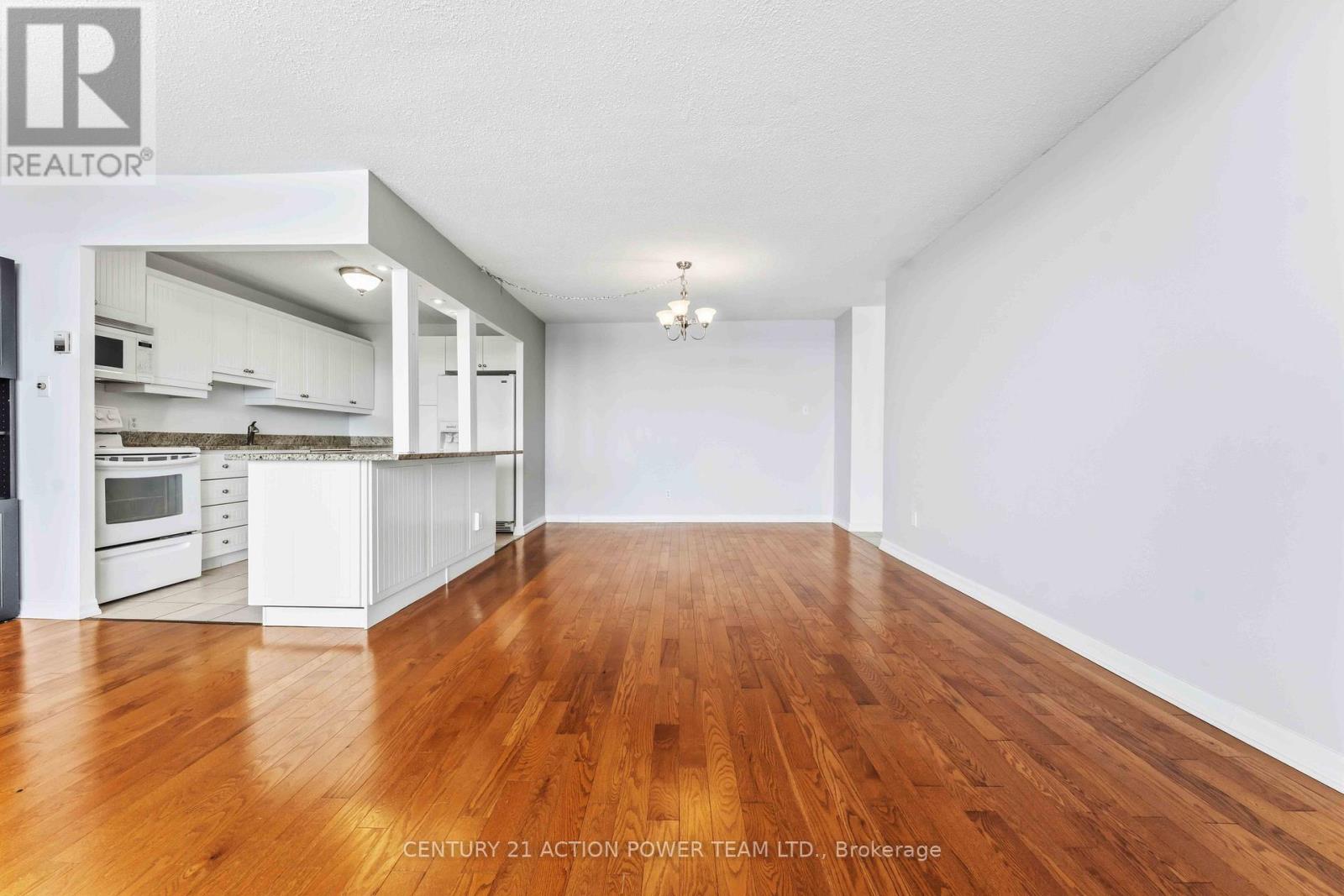 807 - 665 Bathgate Drive, Ottawa, Ontario  K1K 3Y4 - Photo 13 - X12886702