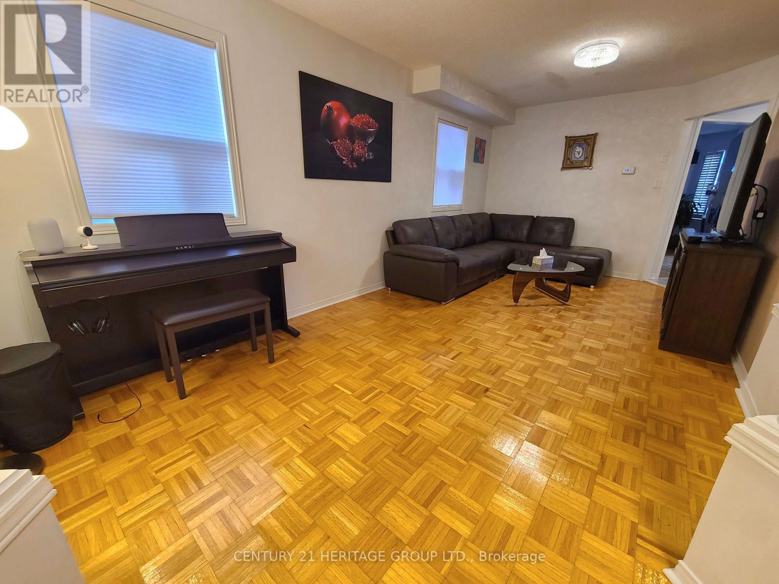 182 Elena Crescent, Vaughan, Ontario  L6A 2K2 - Photo 5 - N12908928