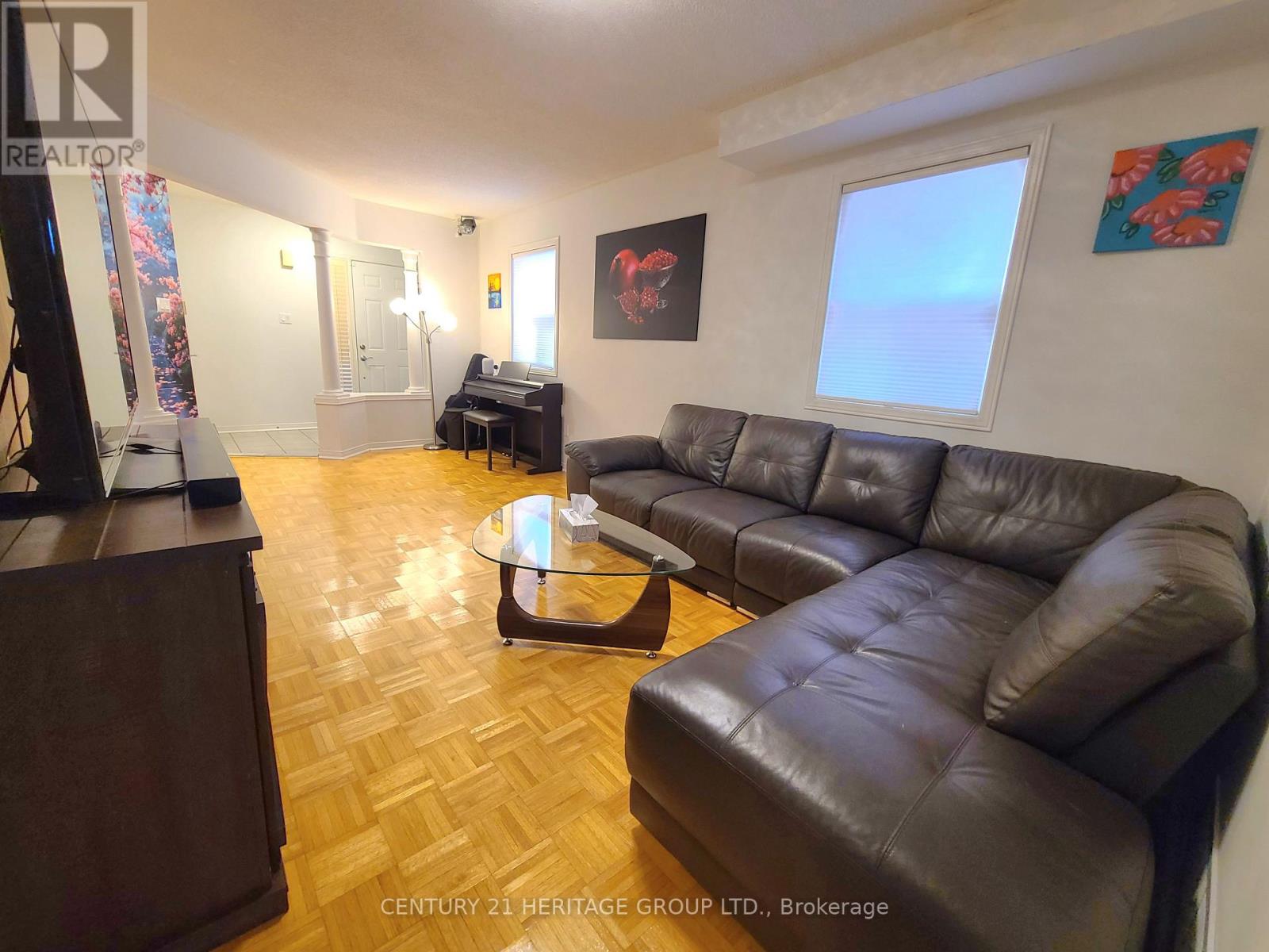 182 Elena Crescent, Vaughan, Ontario  L6A 2K2 - Photo 6 - N12908928