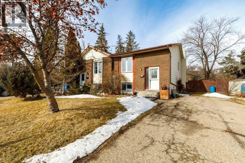 32 Greig Drive, Red Deer, Alberta  T4P 2R1 - Photo 2 - A2294991