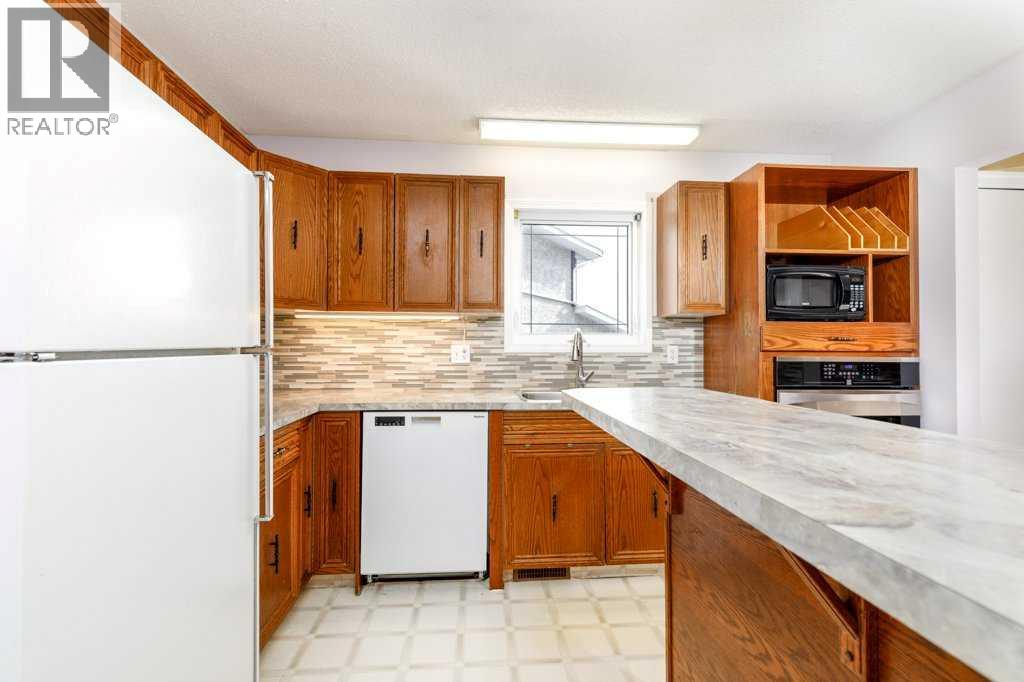 32 Greig Drive, Red Deer, Alberta  T4P 2R1 - Photo 9 - A2294991