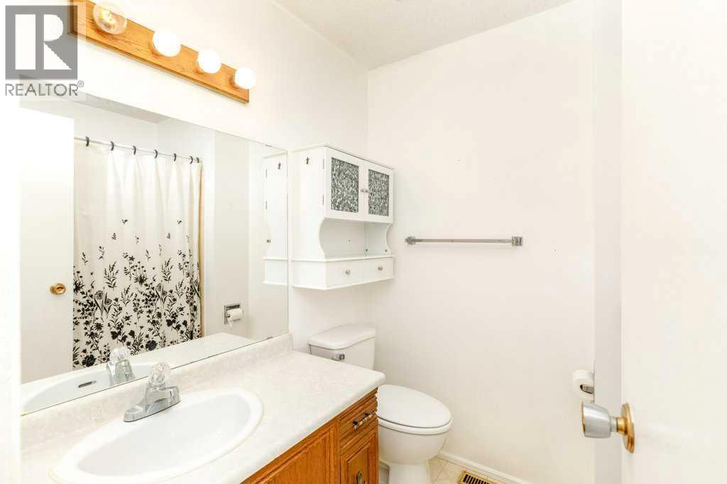 32 Greig Drive, Red Deer, Alberta  T4P 2R1 - Photo 12 - A2294991