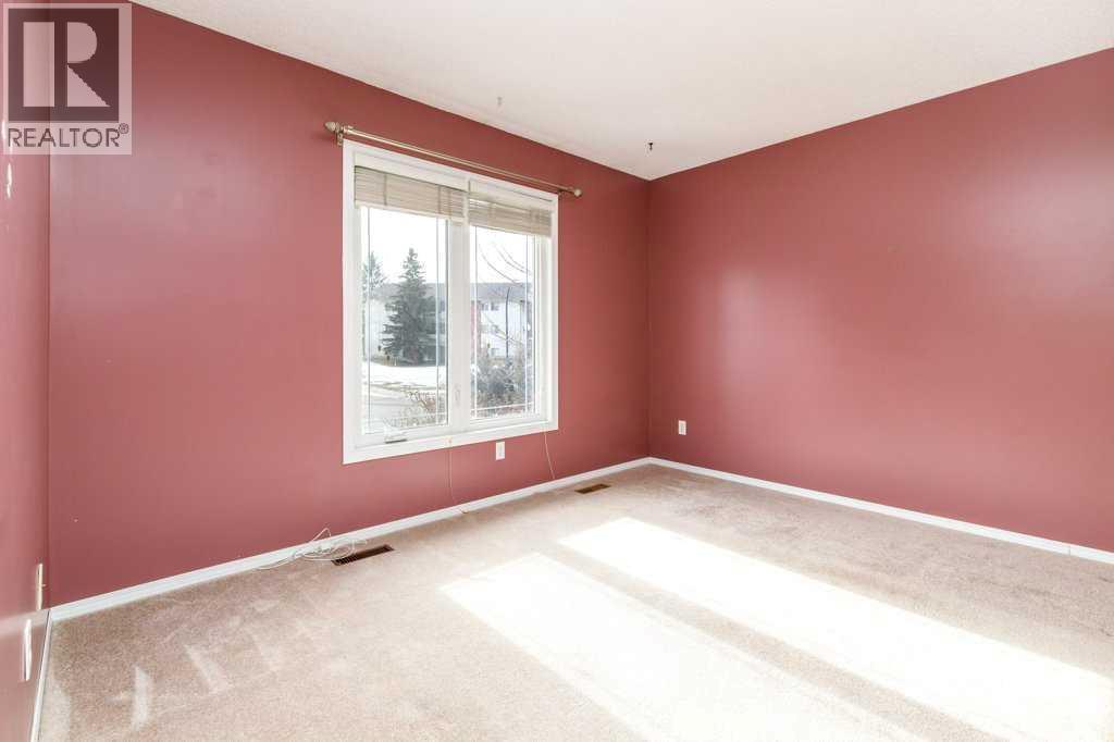 32 Greig Drive, Red Deer, Alberta  T4P 2R1 - Photo 4 - A2294991