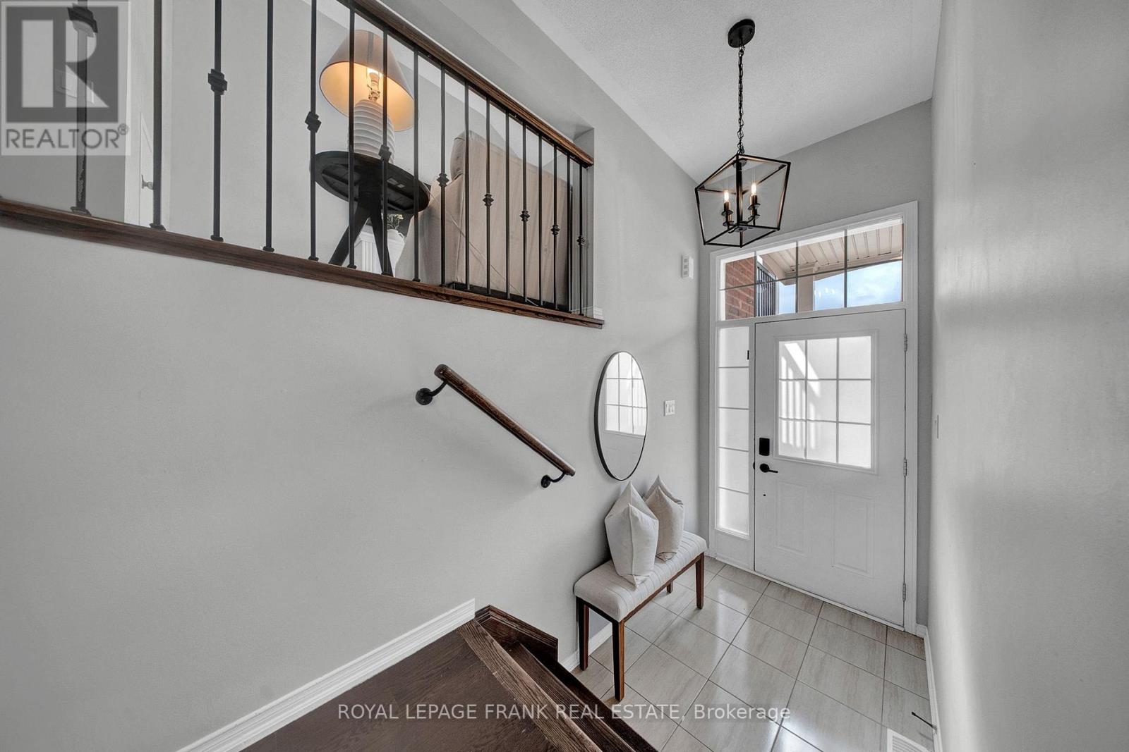 19 Jack Roach St Street, Clarington, Ontario  L1C 0S8 - Photo 3 - E12913814