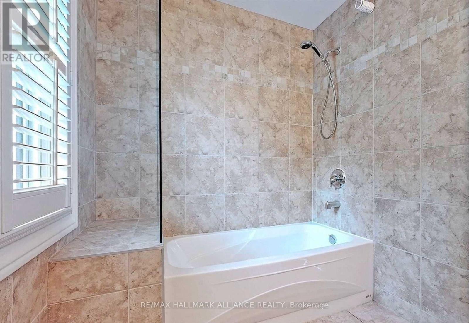 2413 Robin Drive, Mississauga, Ontario  L5K 1S8 - Photo 28 - W12828554