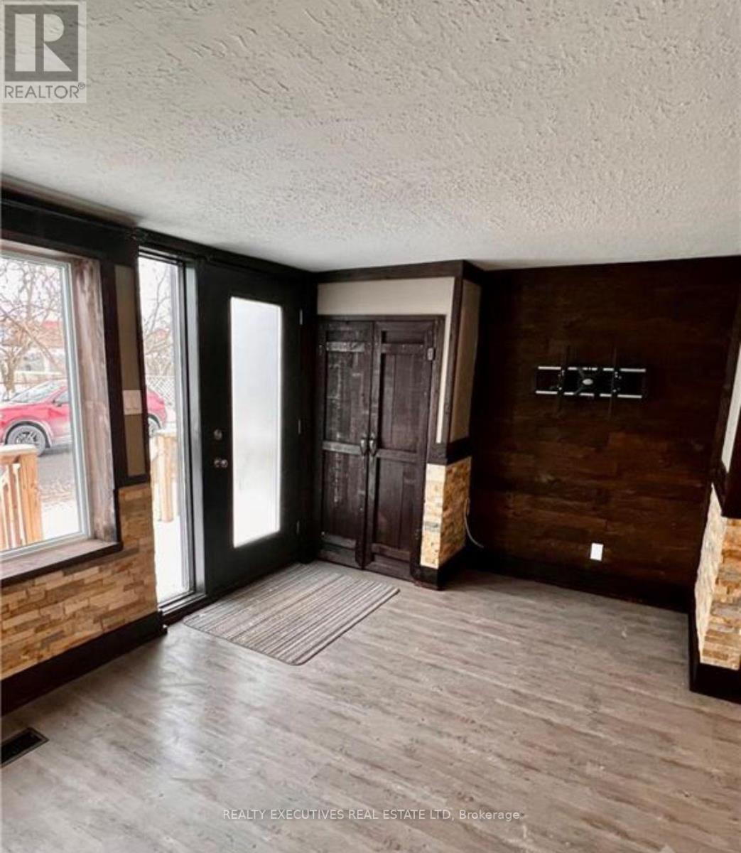 18 Mill Street, North Dundas, Ontario  K0C 1H0 - Photo 13 - X12913928