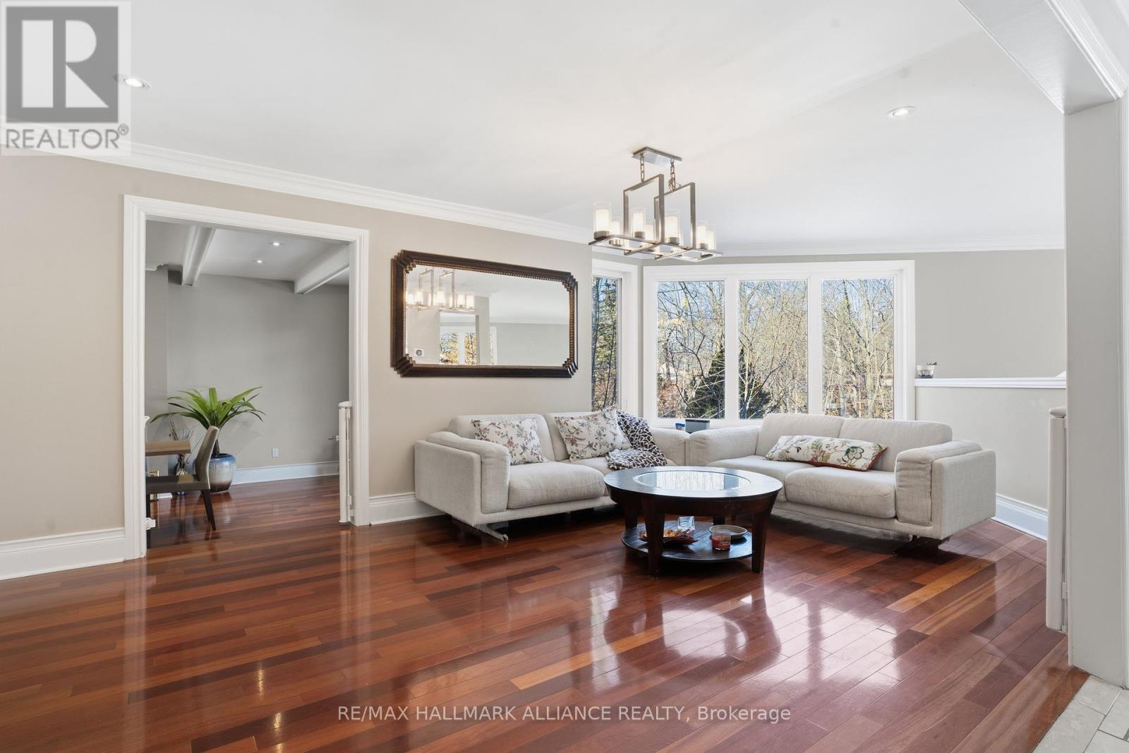 2413 Robin Drive, Mississauga, Ontario  L5K 1S8 - Photo 7 - W12828554