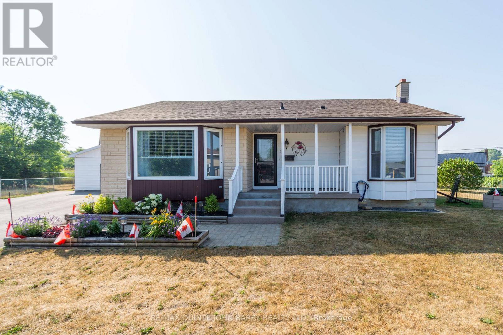 15 Coleman Drive, Quinte West, Ontario  K8V 3A5 - Photo 2 - X12913960