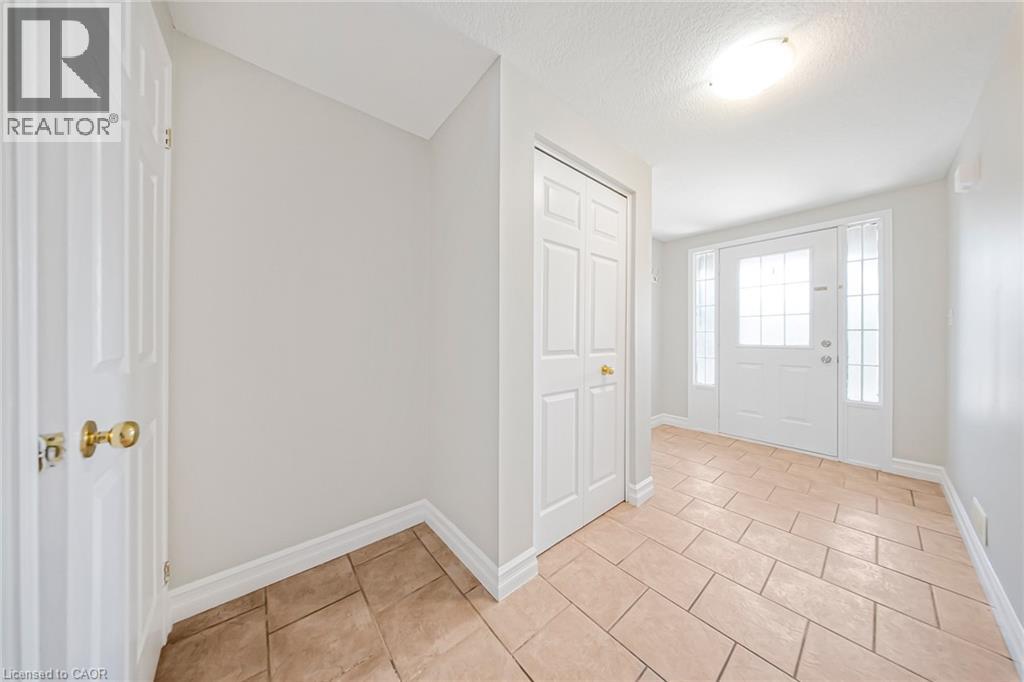 9 Red Clover Crescent, Kitchener, Ontario  N2E 4G9 - Photo 5 - 40814484