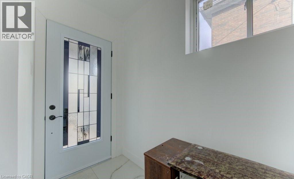 80 Lancaster Street W, Kitchener, Ontario  N2H 4T6 - Photo 5 - 40813755