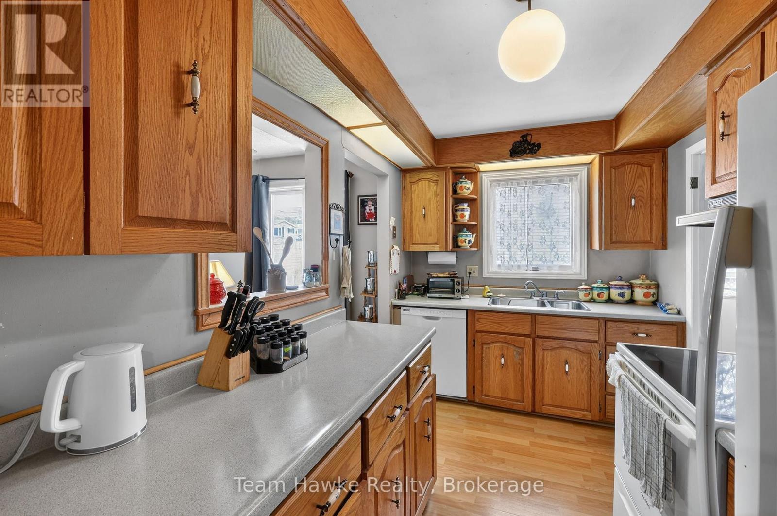 575 Simcoe Avenue, Tay (Port Mcnicoll), Ontario  L0K 1R0 - Photo 15 - S12913916