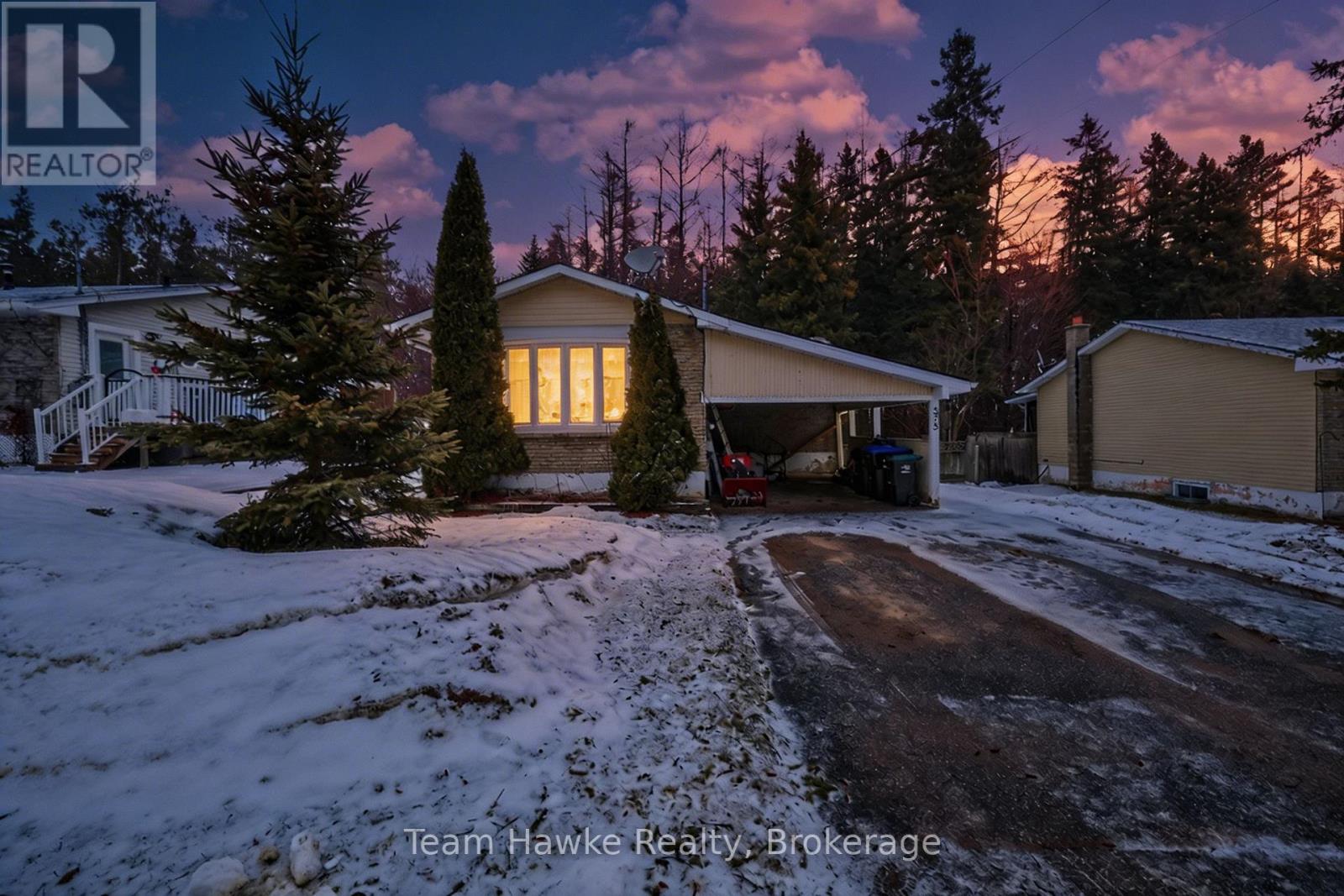 575 Simcoe Avenue, Tay (Port Mcnicoll), Ontario  L0K 1R0 - Photo 2 - S12913916