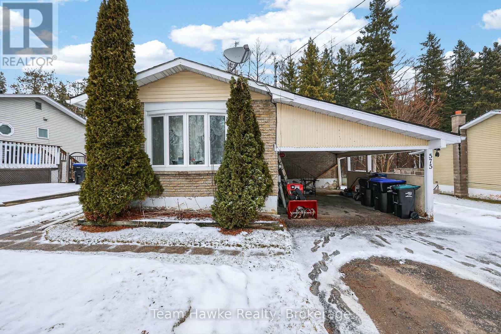 575 Simcoe Avenue, Tay (Port Mcnicoll), Ontario  L0K 1R0 - Photo 4 - S12913916