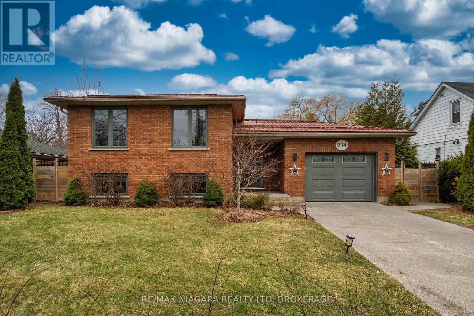 214 Mary Street, Niagara-On-The-Lake, Ontario  L0S 1J0 - Photo 1 - X12913832