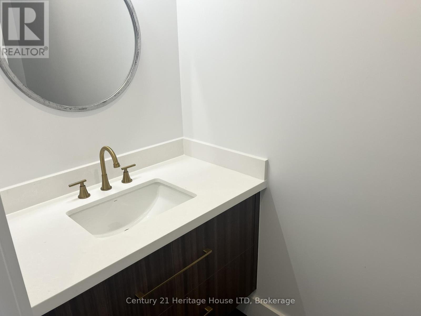 24a Valley Road, St. Catharines, Ontario  L2S 1Y6 - Photo 10 - X12913988